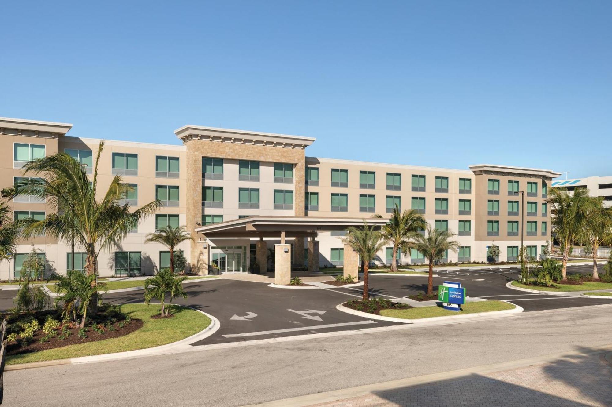 Holiday Inn Express Cape Canaveral By Ihg Екстер'єр фото